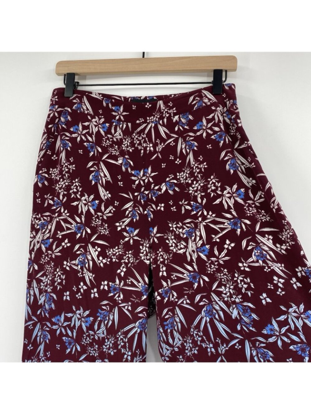 INTERMIX Women’s Size M Bilson Print 100% Silk Pants Wide Leg Floral High Waist - Picture 4 of 13